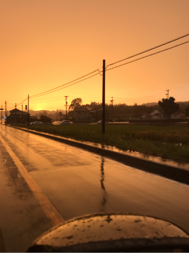 Nӓia が投稿したフォト 仕事帰り 少し前に雨が振り出し雷 までも 日が沈みきる 18 10 18 33 15 Limia リミア