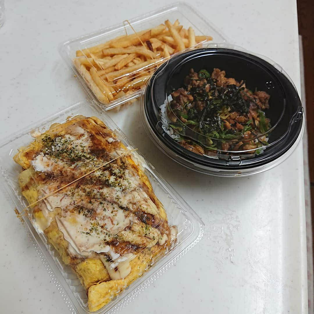 飲食 店 の 近く