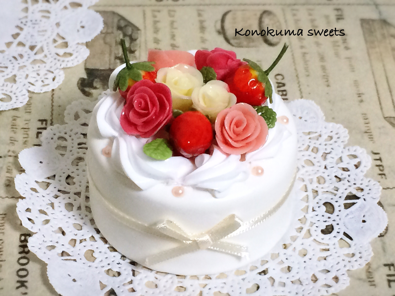 Konokuma が投稿したフォト 色々な色のバラと真っ赤ないちごを飾ったデコレーションケーキで 16 05 16 09 42 08 Limia リミア