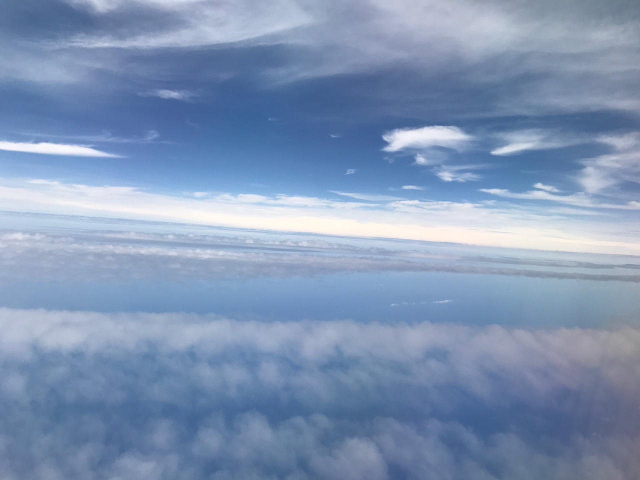 M Maが投稿したフォト 綺麗な空 雲の上にいる時間 昔 雲に乗れたらなぁ 雲の上 18 05 19 23 48 34 Limia リミア