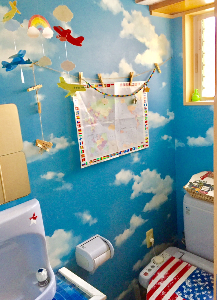 ぱんだうさぎが投稿したフォト 空の壁紙と日差しの入る明るいトイレ テーマは空の旅 飛行機の 18 09 18 09 16 50 Limia リミア