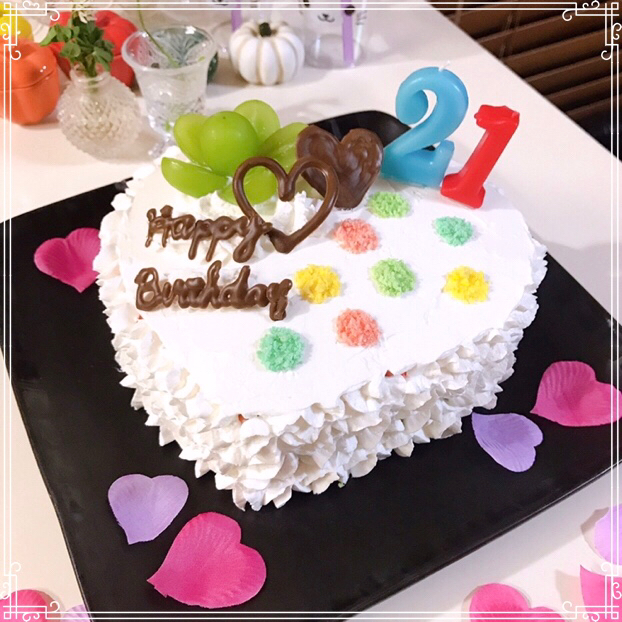 とまとが投稿したフォト 21歳娘のお誕生日 おめでとう ハート型4色ケーキ作りまし 19 10 08 47 56 Limia リミア