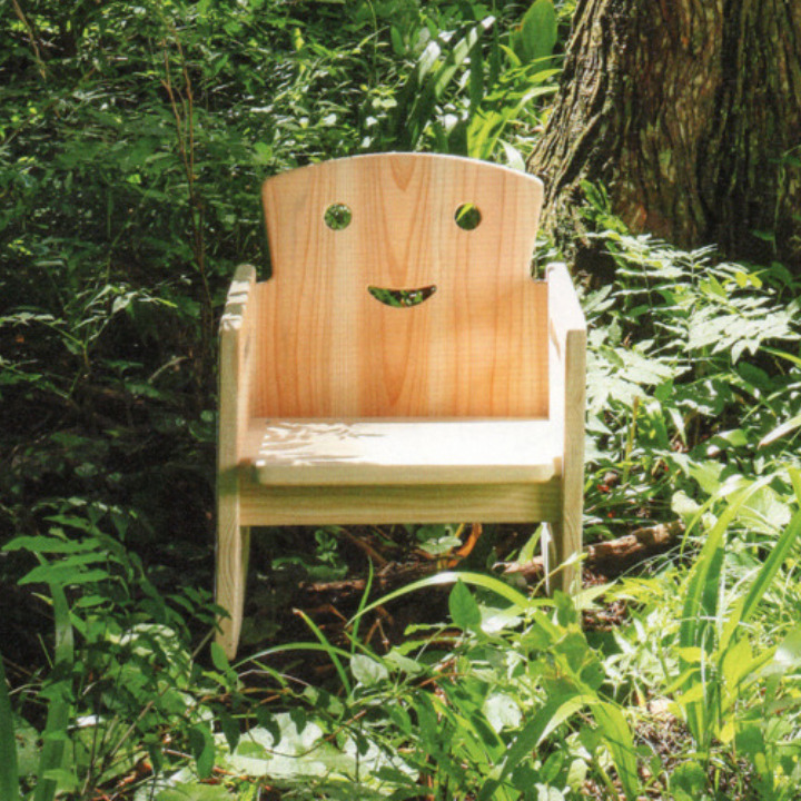 無垢杉フローリング材と国産無垢材「家具の森」の画像