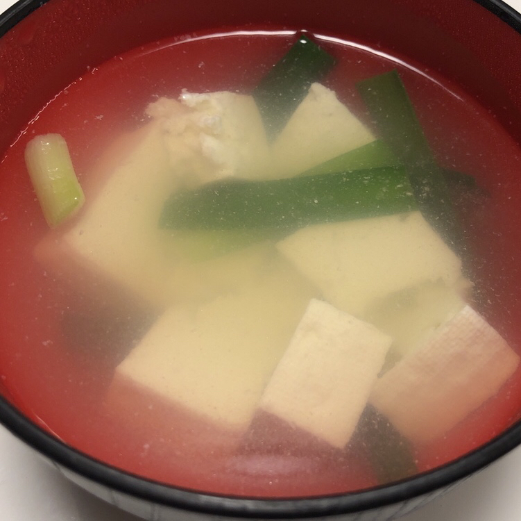 Taeが投稿したフォト 豆腐とニラの中華スープ スープの素に塩を少し足しました 19 01 13 18 15 29 Limia リミア
