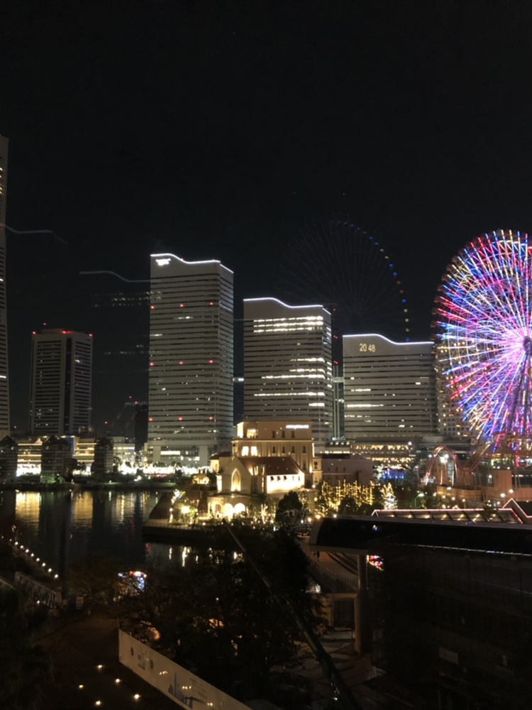 ジージョが投稿したフォト 昨日はみなとみらいで ホテル部屋飲み忘年会 非日常にリフ 12 07 22 32 43 Limia リミア