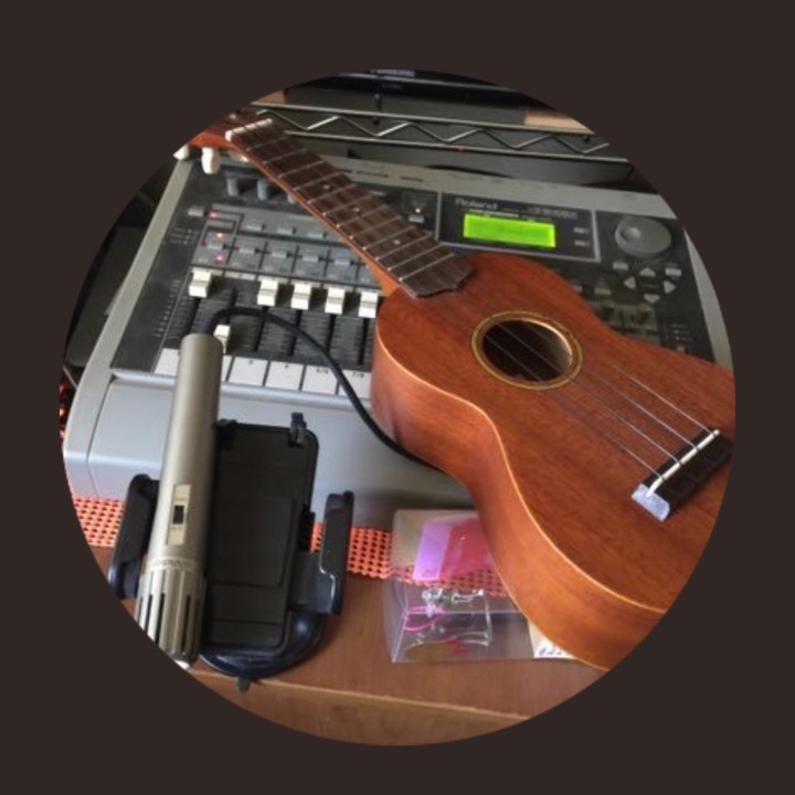 ウクレレオヤジ改ぎ が投稿したフォト 楽器屋でギターをぶら下げているギタースタンド よく行く楽器屋 19 03 24 07 49 49 Limia リミア