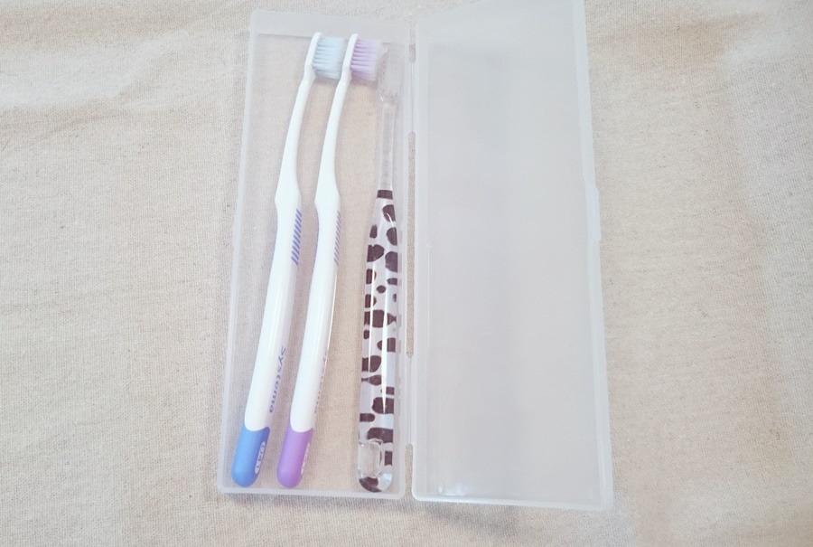 尾花美奈子が投稿したフォト 歯ブラシのストックはパッケージから出し 100均のペンケース 04 01 23 42 28 Limia リミア