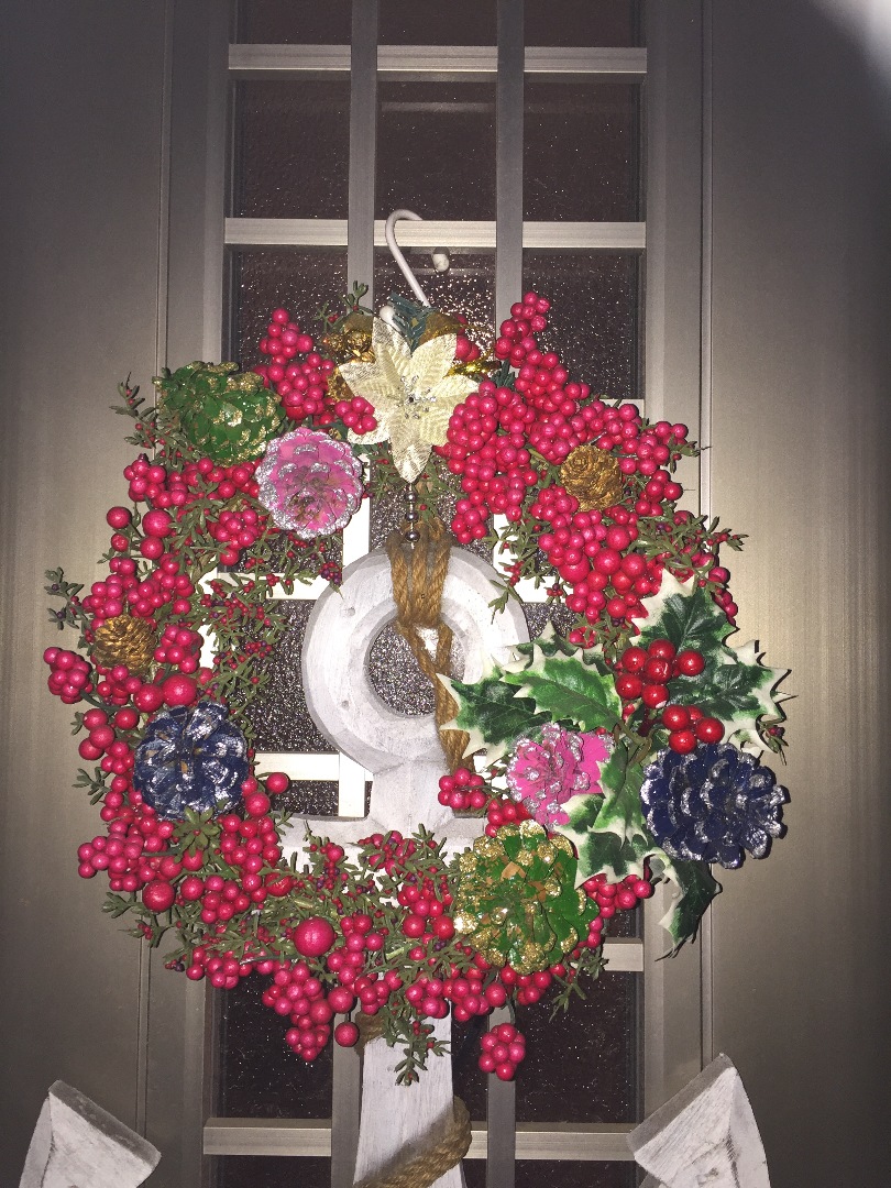 K T W Sが投稿したフォト 玄関に飾ってる手作りクリスマスリースです 存在感が欲しくて 16 12 03 15 00 09 Limia リミア