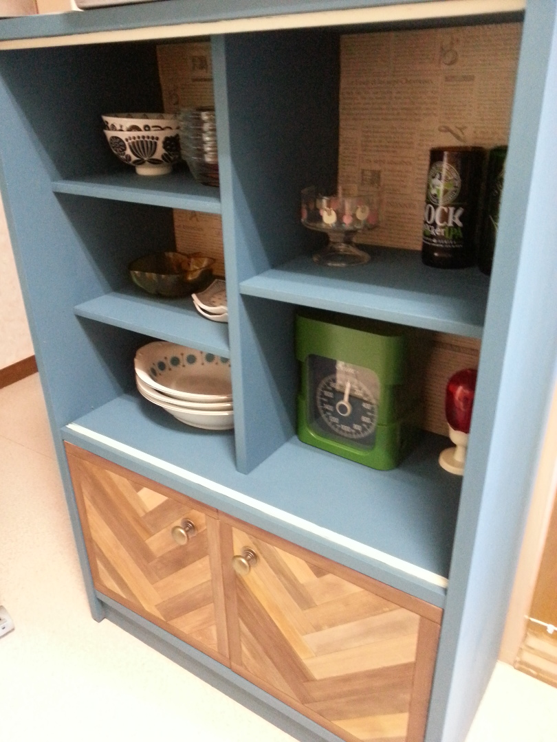 JUJUが投稿したフォト「昭和レトロな小さめ食器棚をリメイクdiy 