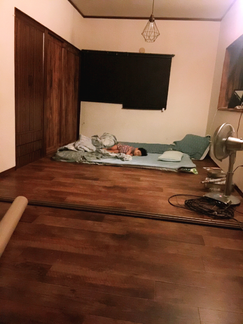 Kumikoが投稿したフォト とりあえず床材を敷き終わり 息子を寝かしつけましたー まだ 16 07 29 00 11 43 Limia リミア