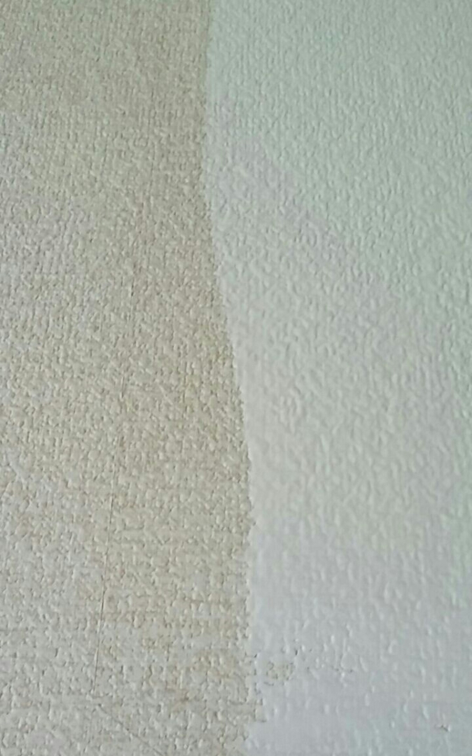 32が投稿したフォト 玄関の壁紙を塗っています 元々 白とはいえ模様 っぽいので 18 10 21 12 15 52 Limia リミア