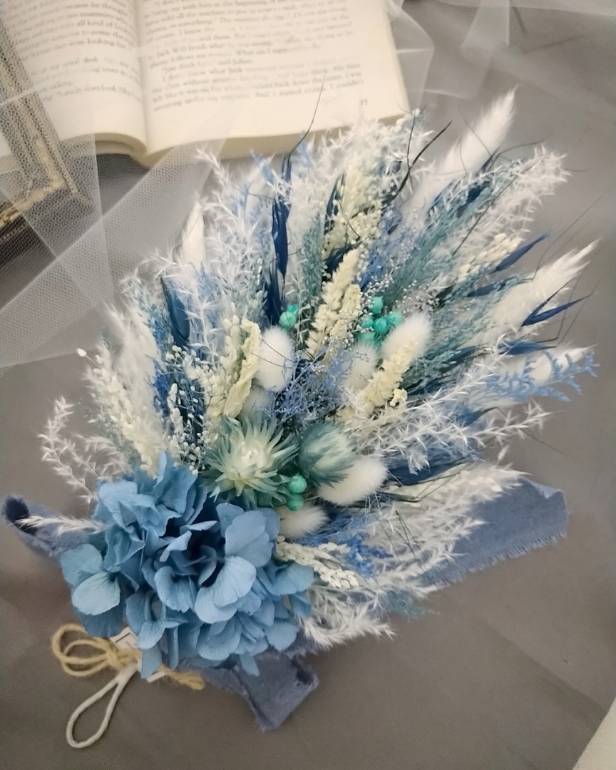 ブルー落ち着きあるスワッグ✲︎ プリザーブドフラワー 紫陽花の