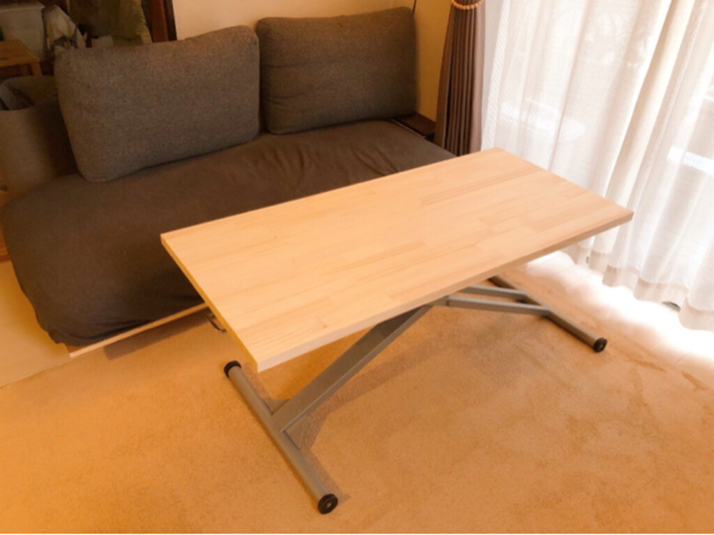 Hazukiが投稿したフォト「何かと便利な昇降式テーブル。でも欲しいサイズと天板の物が出会…」 20190322 135923