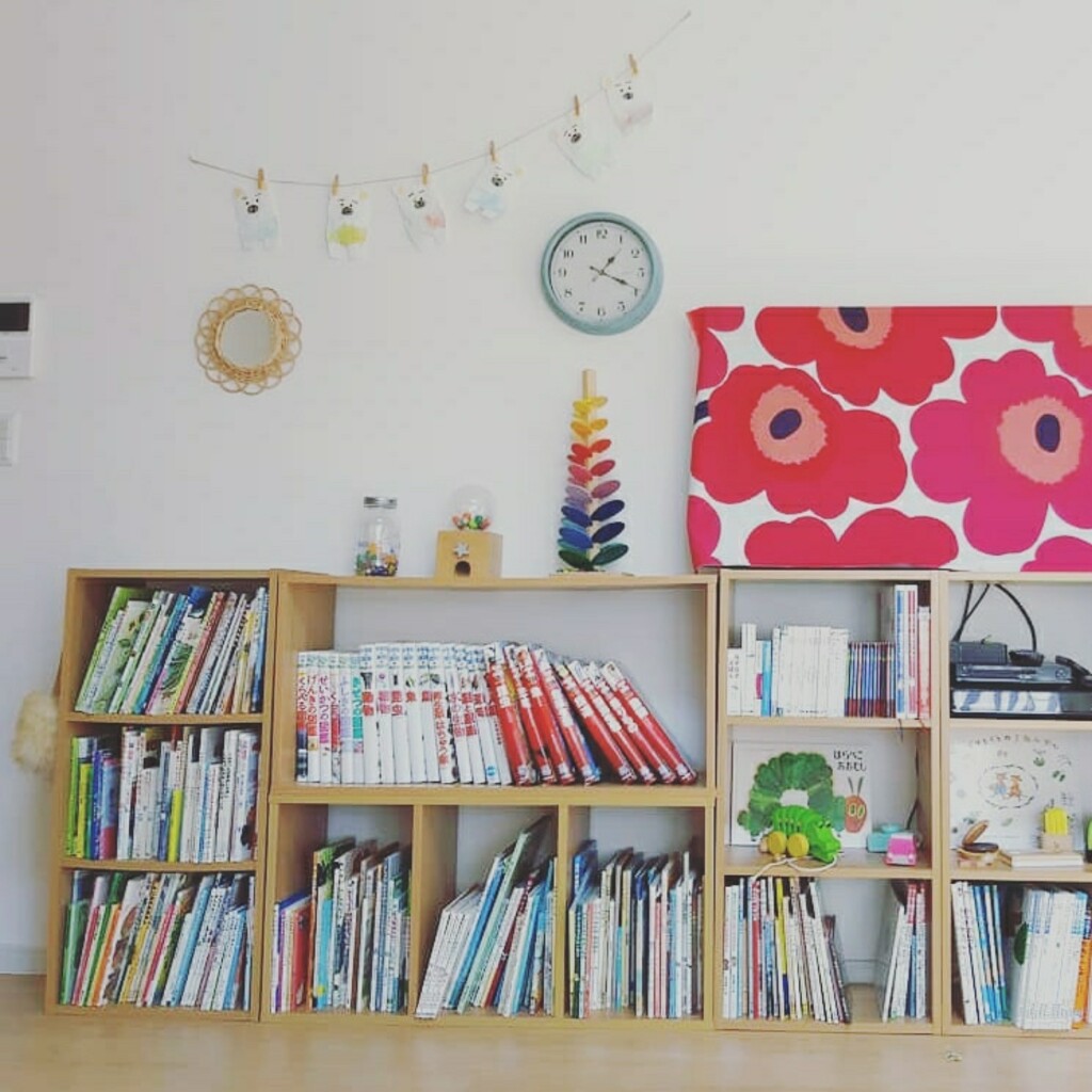h_a_homeが投稿したフォト「リビングの絵本棚。 子どもたちが大好きな場所。 オープンだか…」 - 2020-08-27 20:55:47