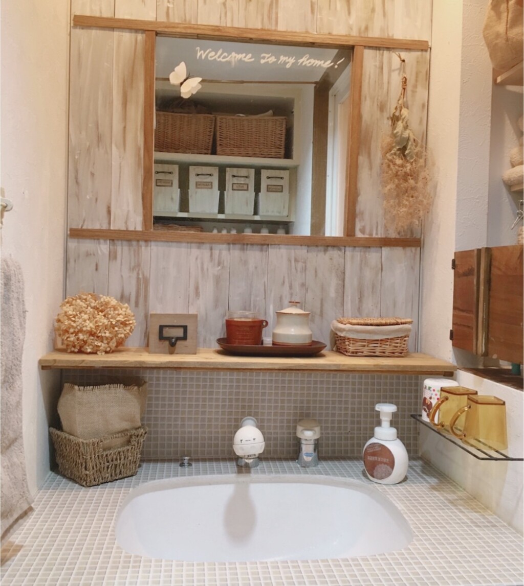 キッチン周りやお風呂にも貼れる はがせる壁紙シール Hatteme を使って洗面所をリメイク Limia リミア