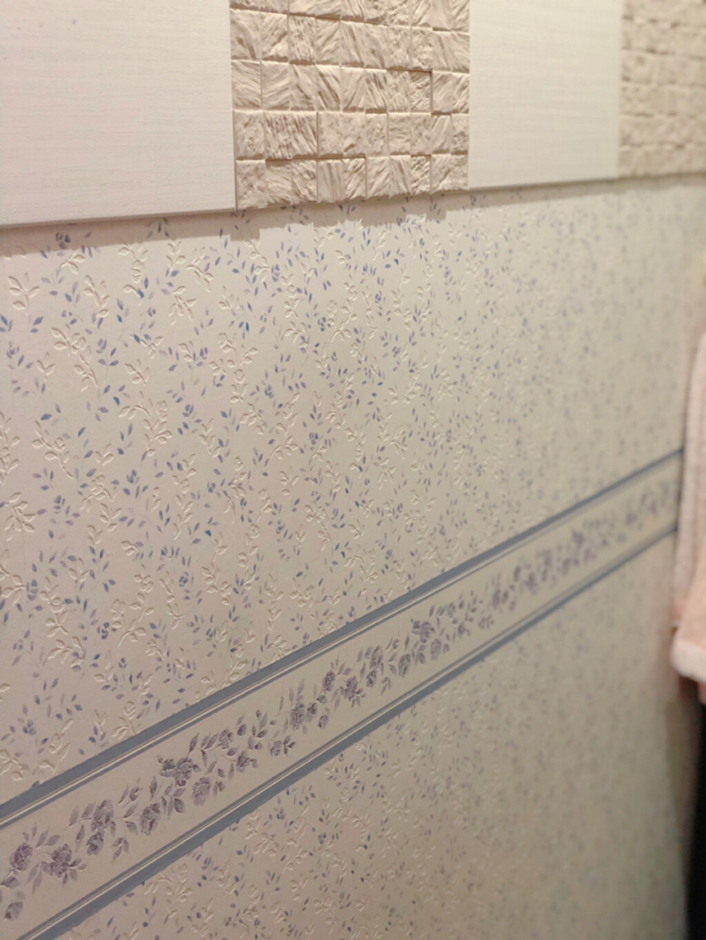 ちぃ が投稿したフォト トイレの壁紙 可愛すぎる小花柄の壁紙 リバティ柄 立体 19 06 19 23 52 09 Limia リミア