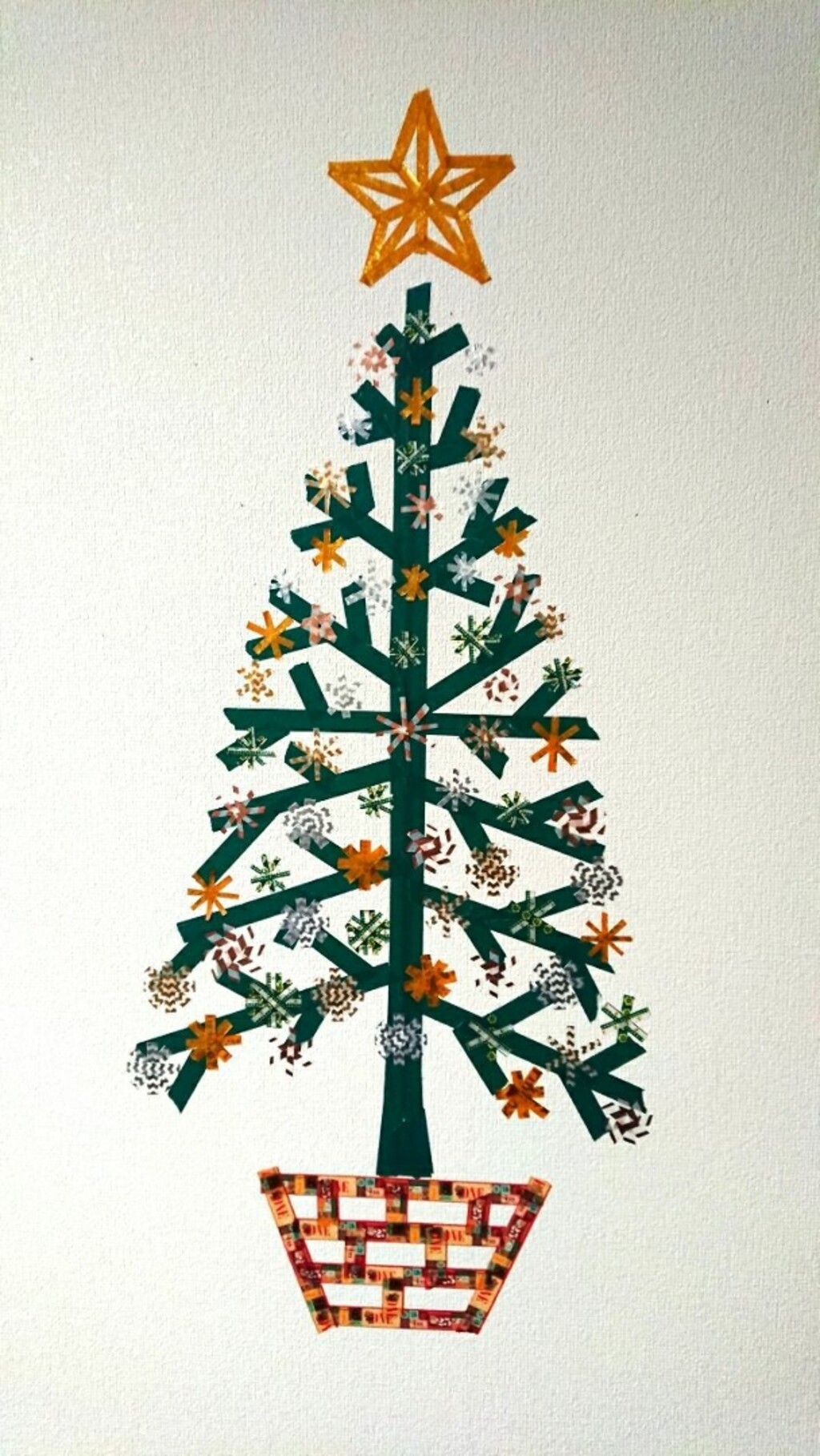 マメが投稿したフォト セリアで買ったマスキングテープで壁に描いたクリスマスツリー 19 12 26 18 12 15 Limia リミア