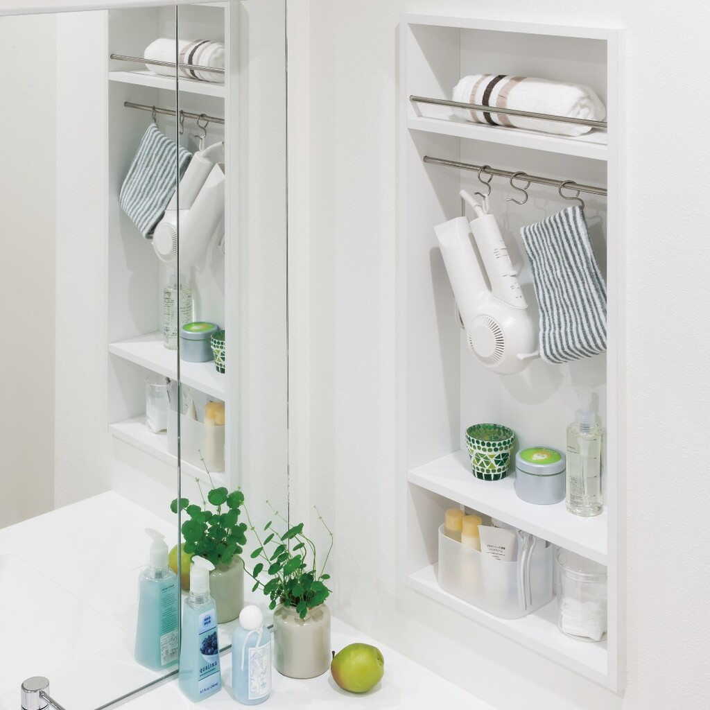 収納生活NANKAIが投稿したフォト「洗面室に必要な小物類を上手に整理する壁厚ニッチ収納 上にタオ…」 20190206 1723