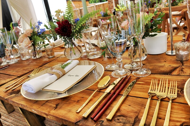 テーブルをパッと華やかに ナプキンの折り方6選 扇やバラなど Limia リミア