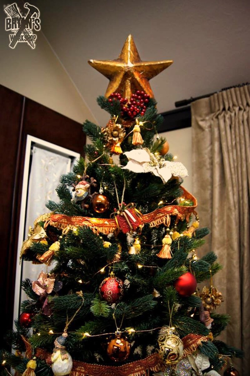 クリスマスツリーの星の意味とは おすすめツリートップと作り方も Limia リミア