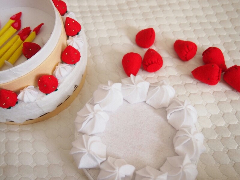 ハンドメイド 100均アイテムで作る収納も出来る誕生日やクリスマスケーキの作り方 Limia リミア