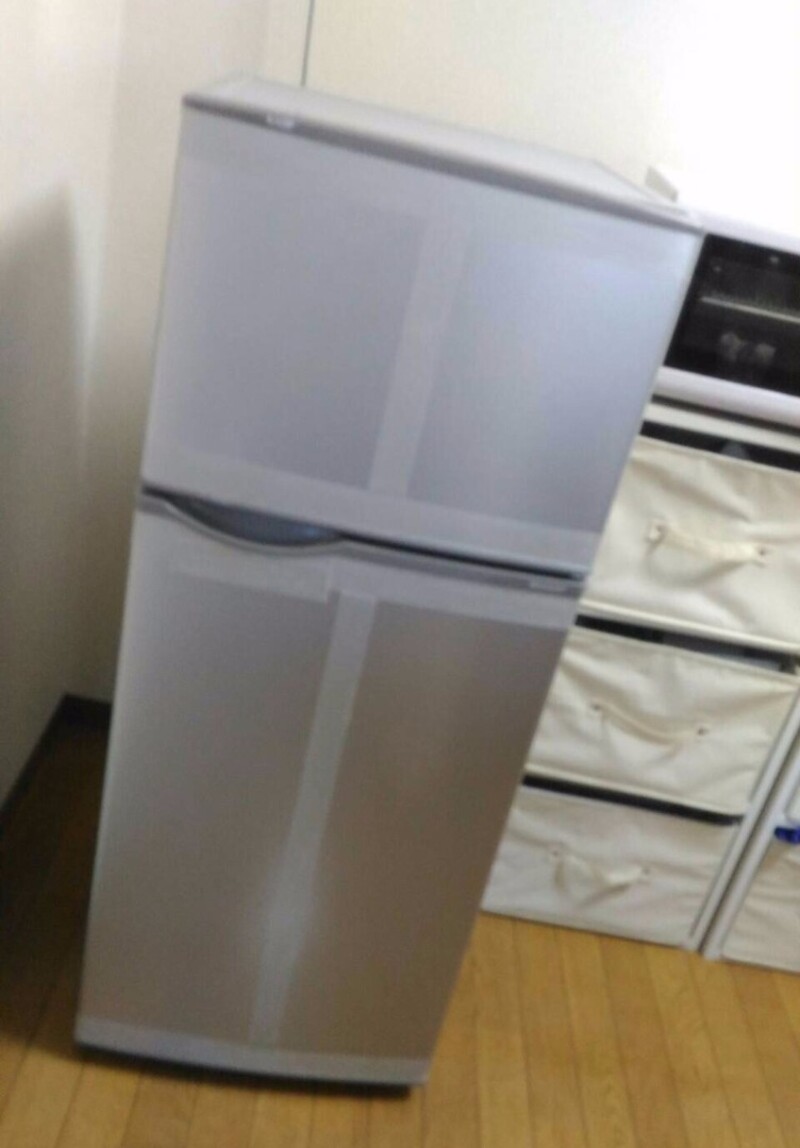 簡単リメイク 冷蔵庫をリメイクシートでおしゃれに 貼り方やコツを