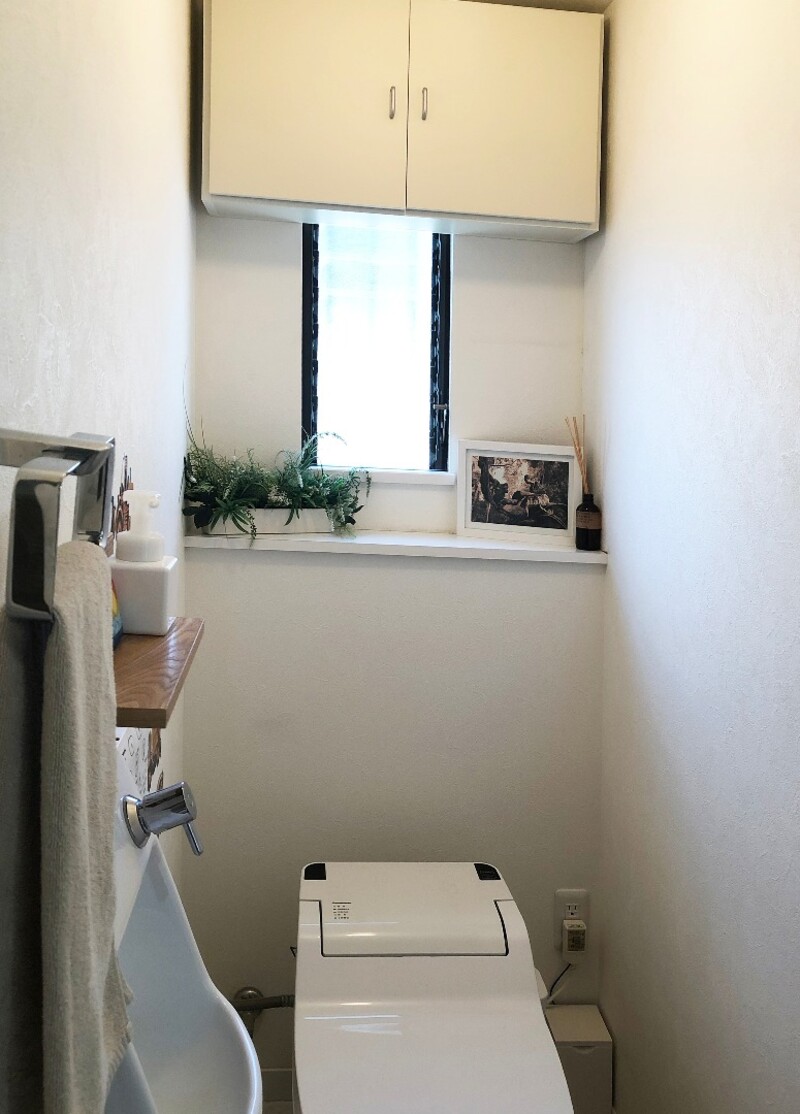 約25分の簡単diy 狭いトイレは賃貸住宅でもokな壁掛け棚でスッキリ収納 Limia リミア