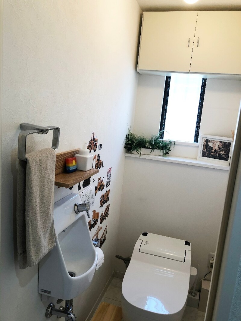 約25分の簡単DIY★ 狭いトイレは賃貸住宅でもOKな壁掛け棚でスッキリ収納！ (2020年05月21日