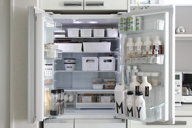 冷蔵庫の収納アイデア37選 100均 ニトリ 無印を活用してズボラさんも使いやすく Limia リミア