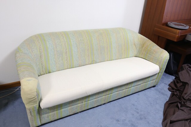 Diyでソファの張り替え 好みの布に張り替えてお気にりのソファを長く使う Limia リミア