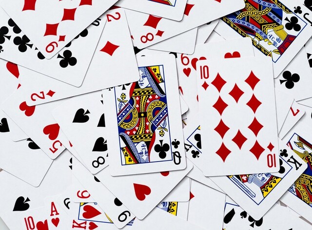 カードゲームのおすすめ人気ランキング10選 心理戦がクセになる大人向け Limia リミア