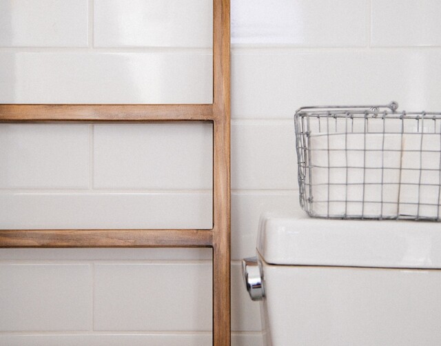 トイレ収納の棚は壁を利用しよう 空間を有効に使えるアイテムを紹介 Limia リミア