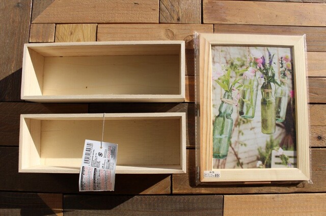 100均木箱とフォトフレームで超簡単壁掛け飾り棚 Limia リミア
