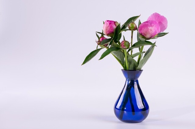 厳選 おしゃれな花瓶10選 インテリアにおすすめなガラス製や陶器製など Limia リミア