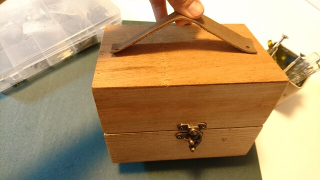 100均の木箱を組み合わせるだけ メイクボックスを作ってみよう Limia リミア