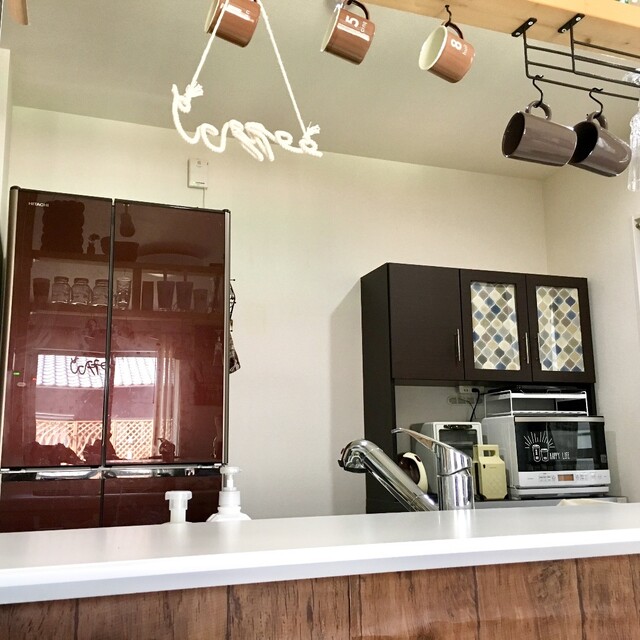 カフェ風キッチンdiy 直貼りなし 100均サブウェイタイル柄シートで劇的壁紙リメイク Limia リミア