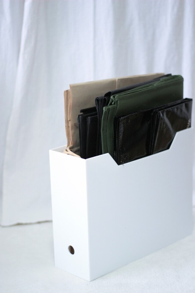 溜まった紙袋をスッキリさせる収納法とは 紙袋の活用法も紹介 Limia リミア