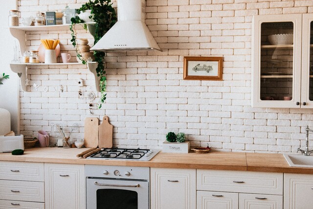 簡単diy キッチン壁を憧れのタイルに デザイン例やdiy手順を紹介 Limia リミア