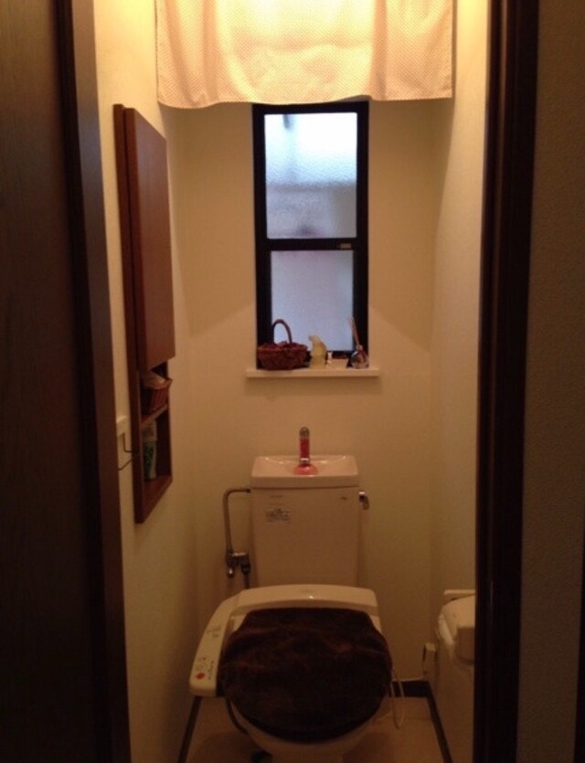 大変身 中古住宅の暗 いトイレを明るくナチュラルな空間にdiy Limia リミア