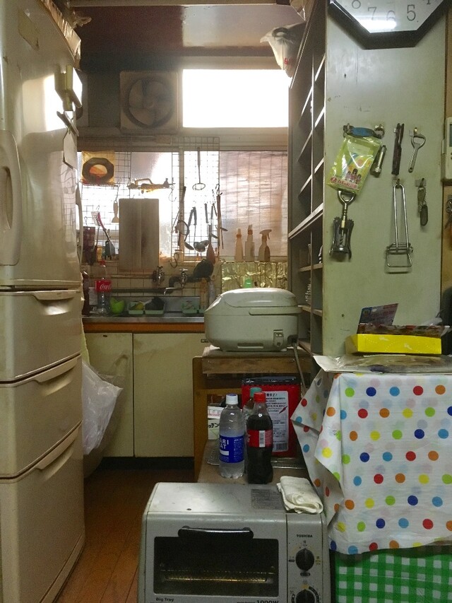 実家の古くて狭いキッチンをリメイクdiyで 広く使いやすいキッチンへ Limia リミア