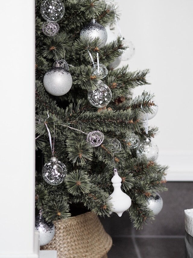 IKEA クリスマスオーナメント たくさん おまけ光るやつ 安心の実績 高価 買取 強化中