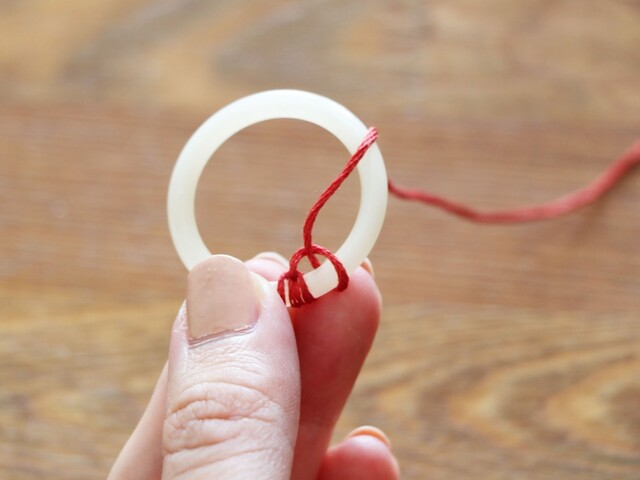 糸巻きボタンがほっこりかわいい 初心者でもできる基本的な作り方とは Limia リミア