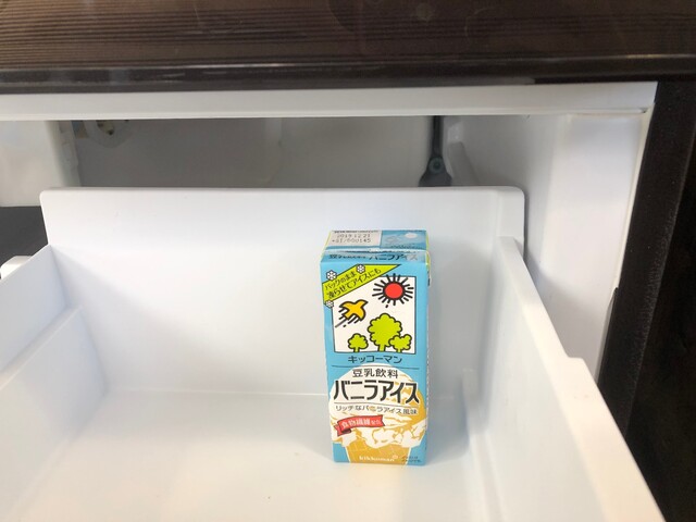 Snsで大人気 紙パックを冷凍庫に入れるだけ 豆乳アイスの作り方 Limia リミア