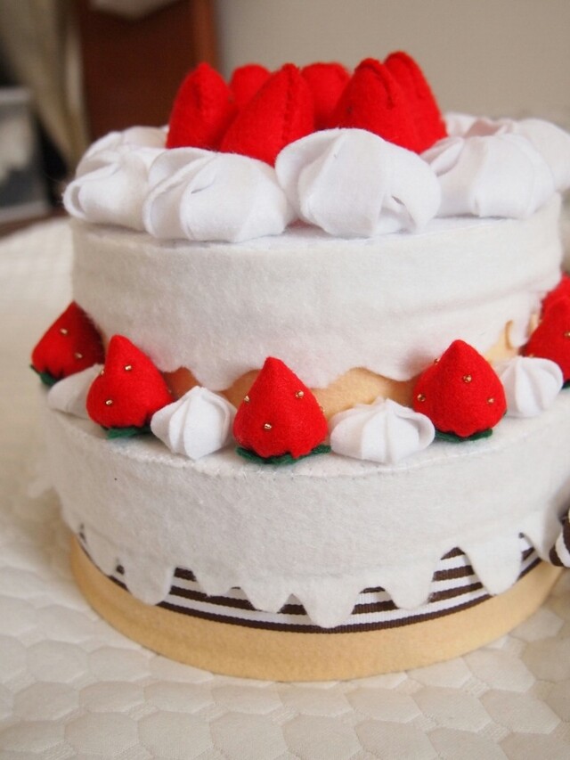 ハンドメイド 100均アイテムで作る収納も出来る誕生日やクリスマスケーキの作り方 Limia リミア