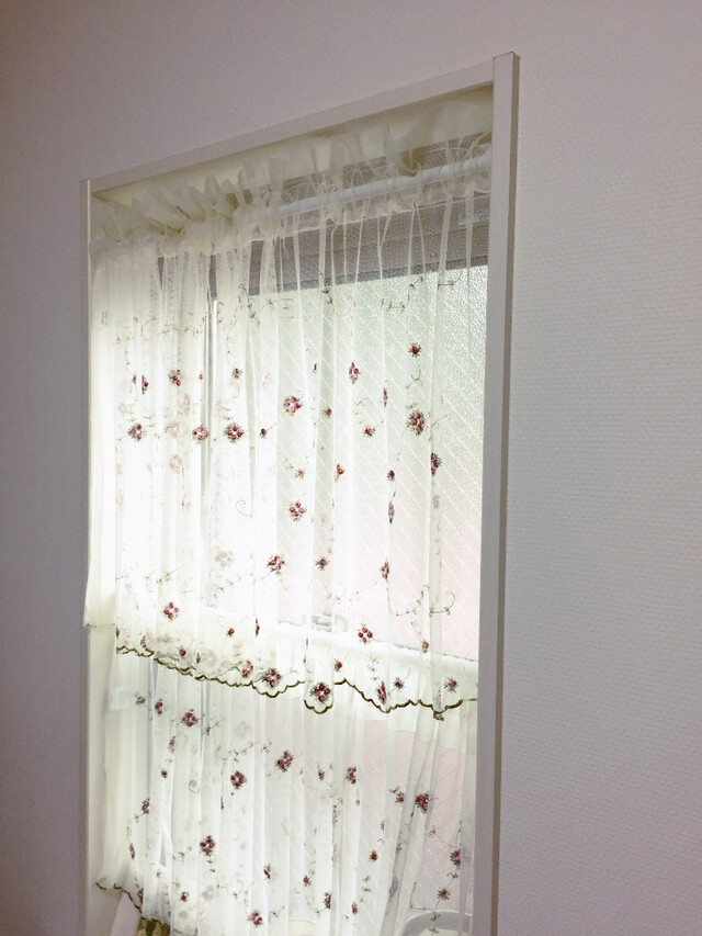 突っ張り棒カーテンの実例9選 遮光 目隠し用の作り方 取り付け方も Limia リミア