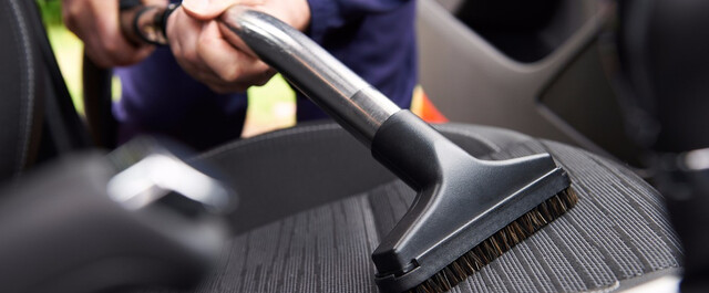 車の掃除は簡単に自宅でできる 車内をピカピカにする掃除方法を紹介 Limia リミア