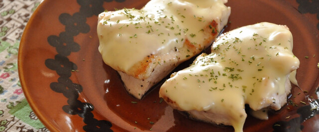 フライパンひとつで簡単 鶏肉とチーズでやみつき ふっくらしっとり 鶏むね肉のチーズ焼き Limia リミア