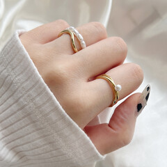 指輪販売/今日の指輪/リング重ね付け/指輪重ね付け/リング/指輪/... 新作のメタル×パールを使ったリングを着用…(1枚目)