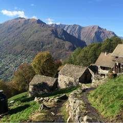 ジブリ/Lago Maggiore/マッジョーレ湖/Ticino/ティチーノ/DIY おじいちゃんのDIY〜手作りの家〜
D…
