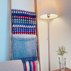 ブランケット/梯子 昨日、雑貨屋さんで購入した梯子。
編みか…(1枚目)